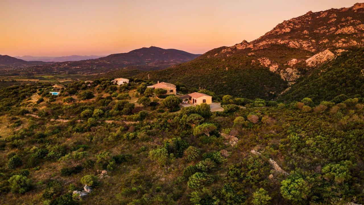 Stazzu Gallurese Villa Portisco Luaran gambar
